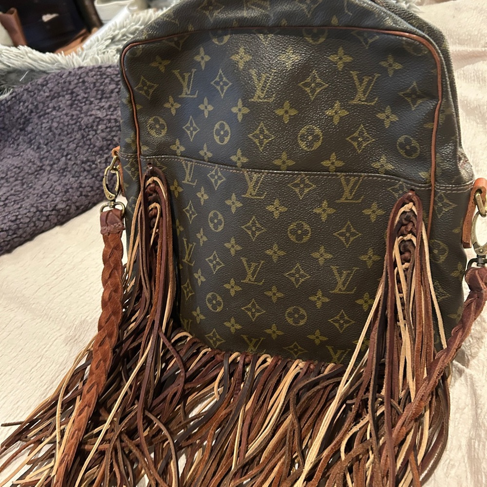 Vintage Boho Authentic Louis Vuitton Monogram Brown Crossbody Bag with Fringe